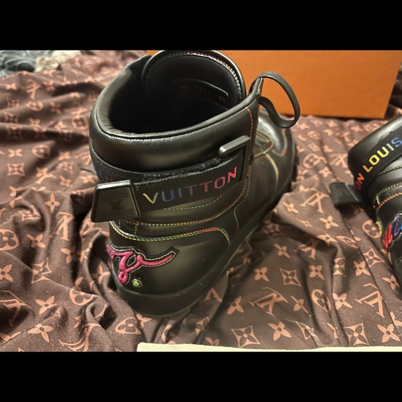 Louis Vuitton CALFSKIN RIVOLI HIGH TOP SNEAKERS - Picture 10 of 11